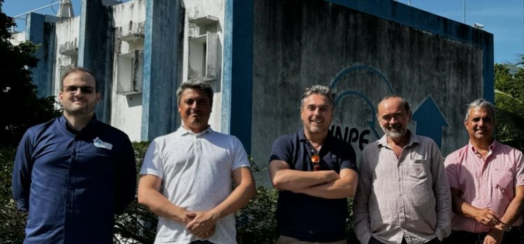 Startical e Indra visitam a EMMN para parceria em comunicação satelital aeronáutica