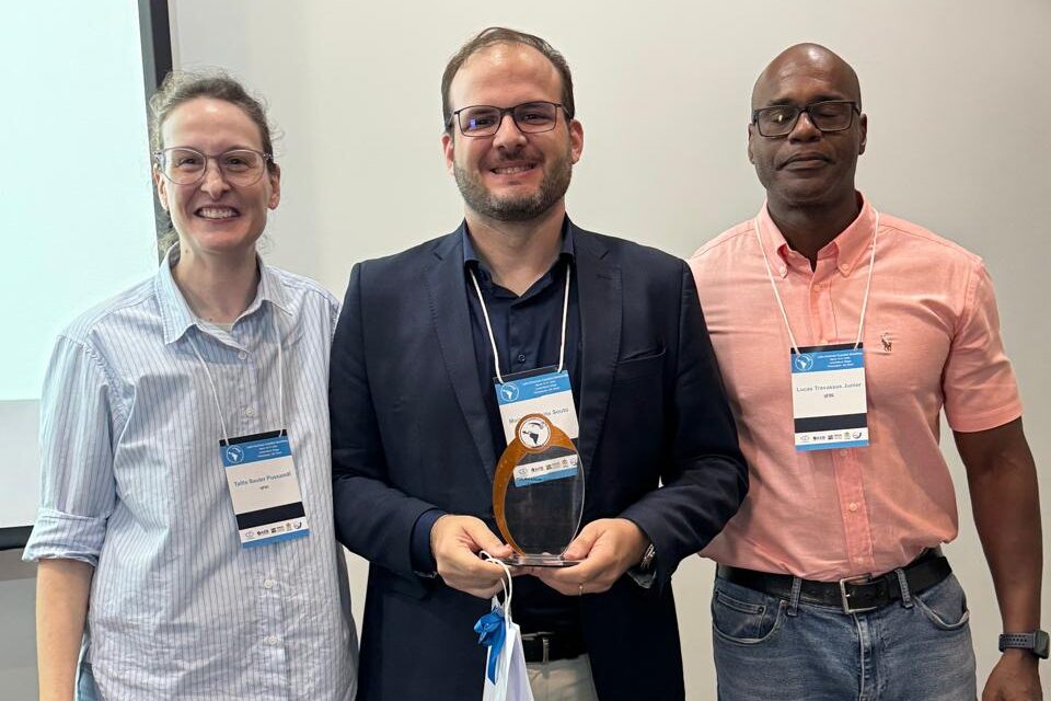 Pesquisador do CCSL/IFRN conquista prêmio no Latin American CubeSat Workshop 2026 com pesquisa voltada à infraestrutura espacial brasileira